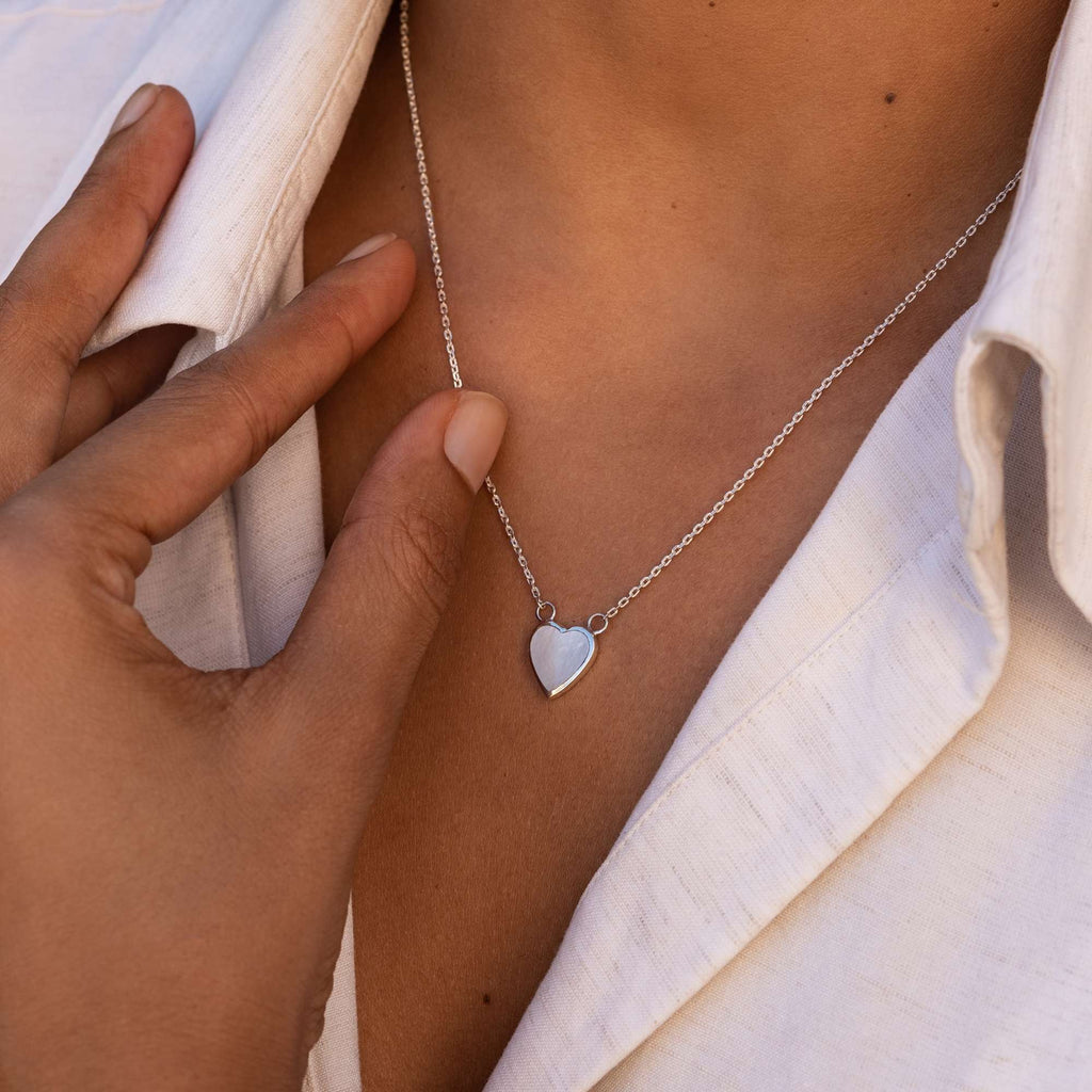Small Pearl Heart Engraved Necklace – Silver
